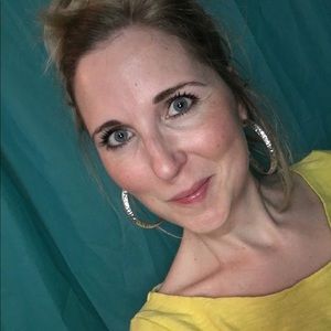 Meet your Posher, Claire